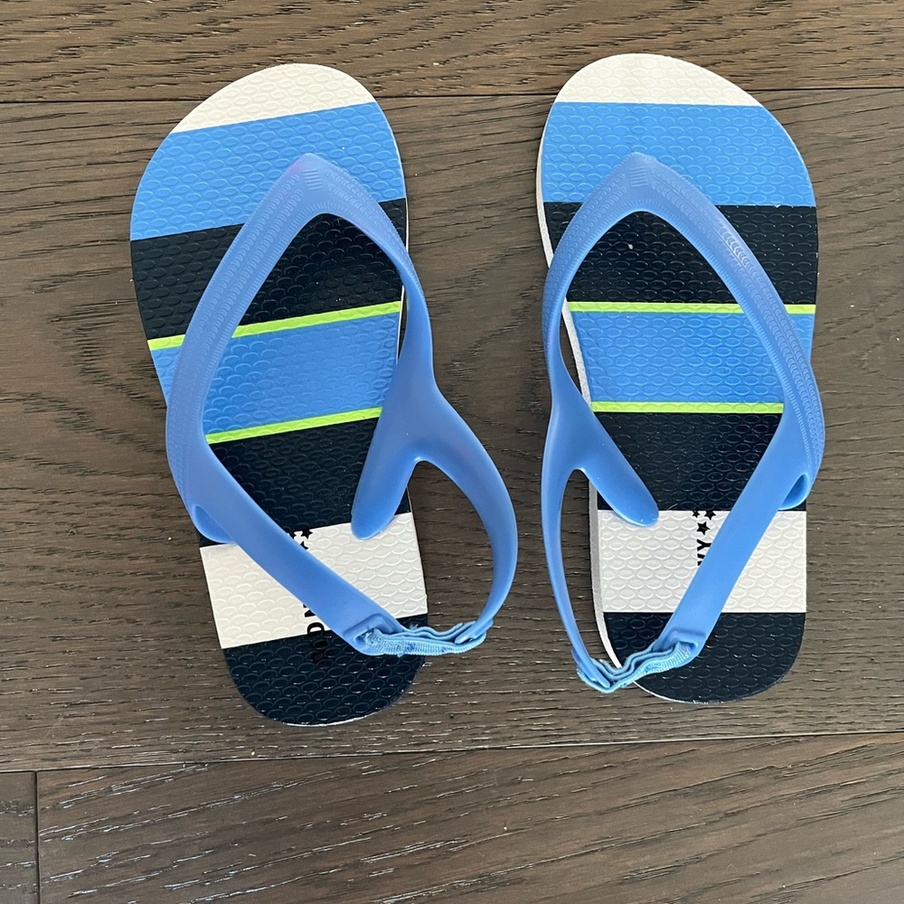 Old navy girls beach sandals sz 10t brand new retail $49